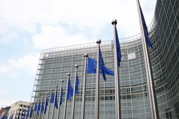 Rubrik_Politik_und_Recht_EU-Kommission_c._Pixabay_eu-1232430_1920
